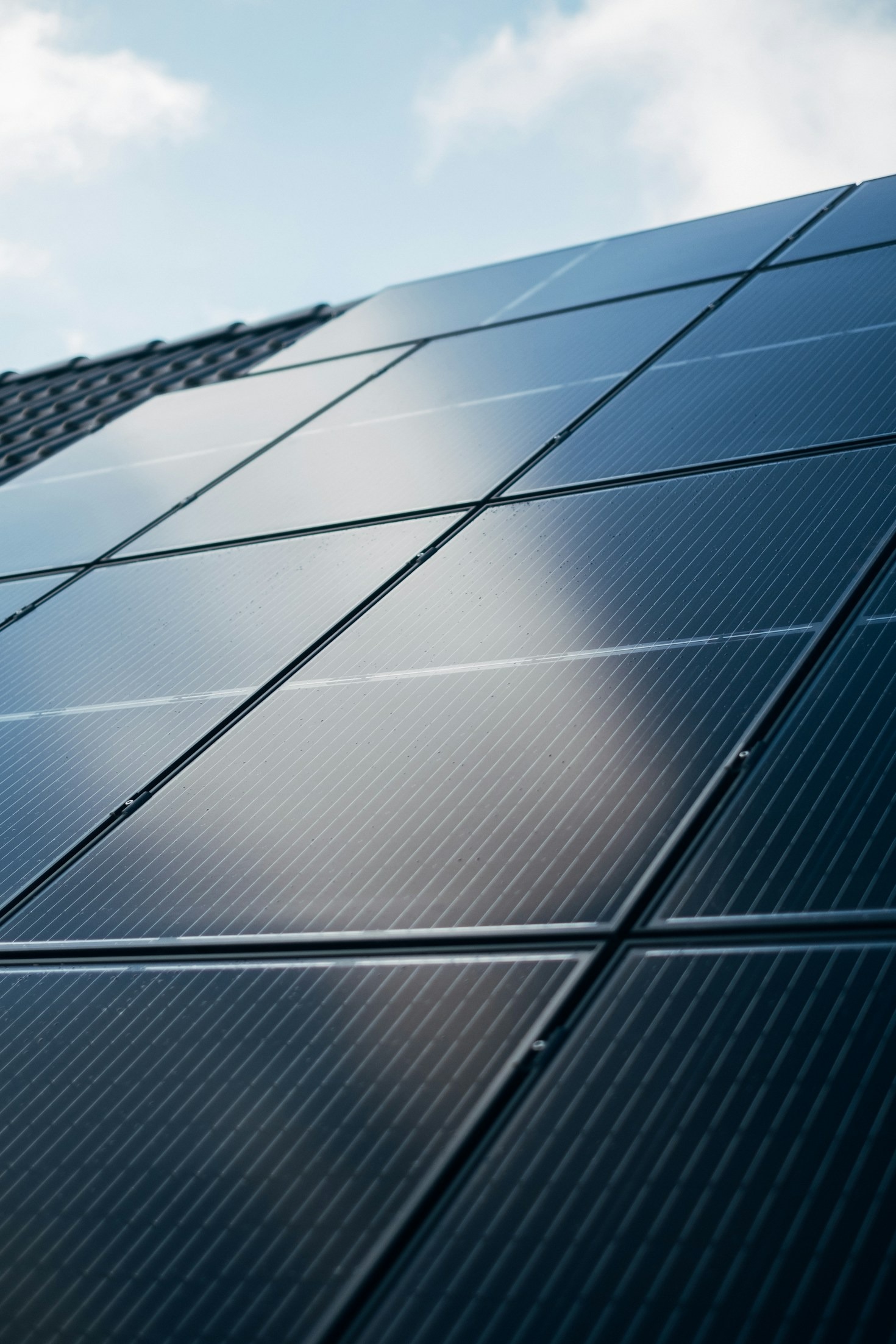 Mobile-First Designs Revolutionizing Solar Service Platforms